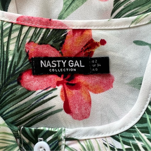 NWOT Nasty Gal Collection Keep a Cool Head Palm Romper Hawaiian Floral Size 2 - Picture 9 of 13